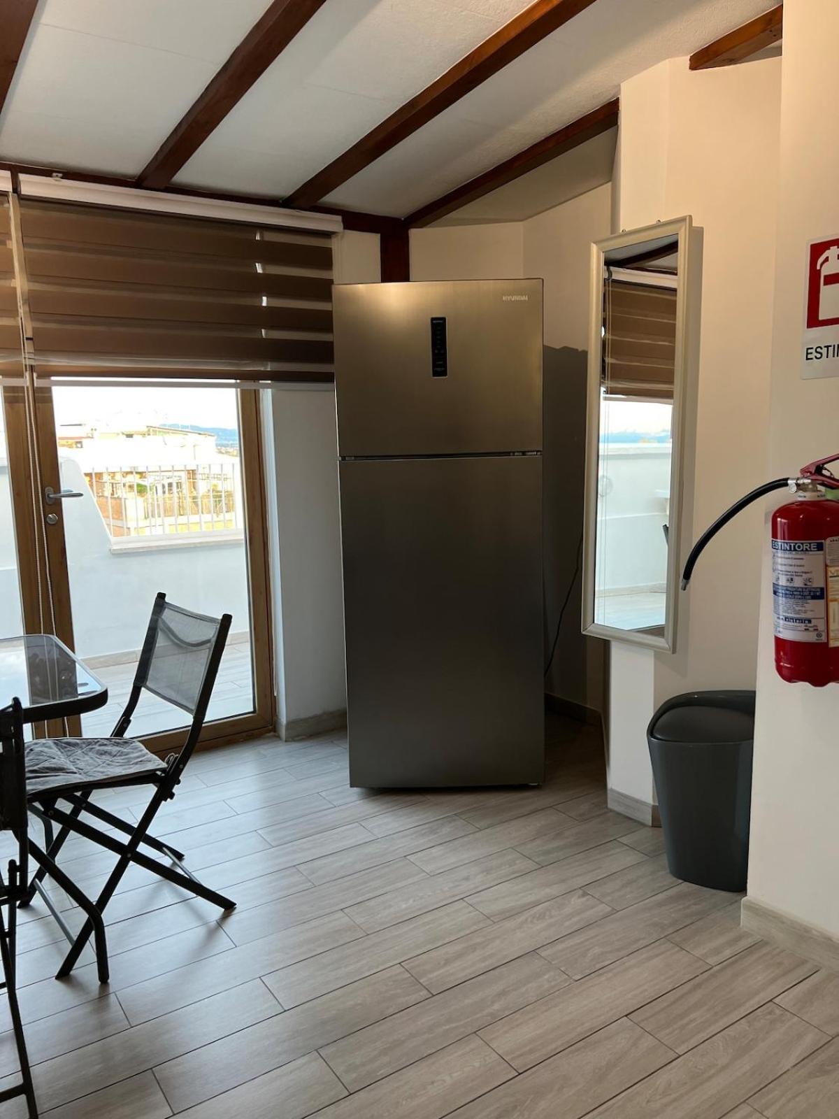 Vivi In Un Attico Tipico Romano Con Vista Su Roma Exteriör bild