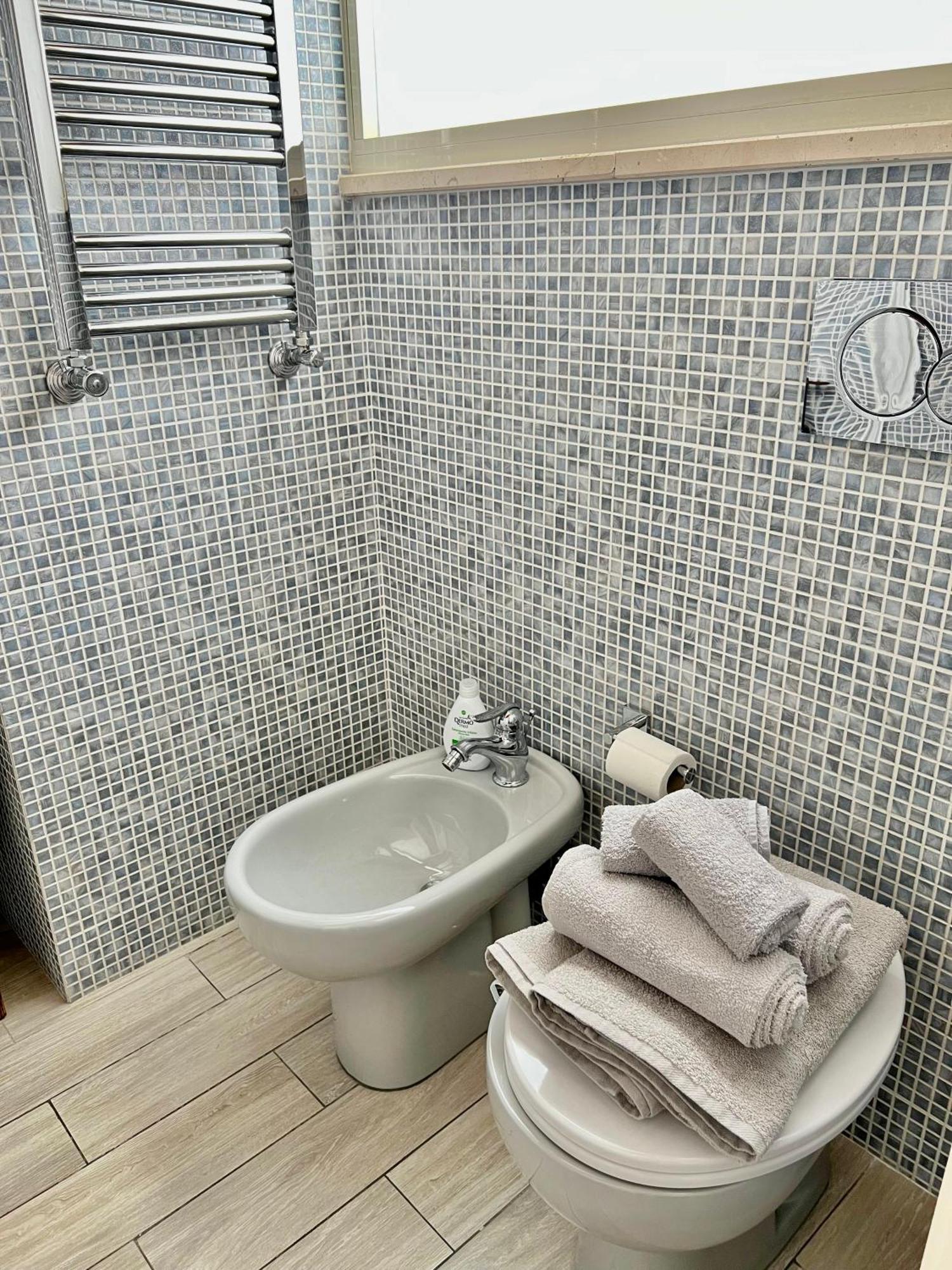 Vivi In Un Attico Tipico Romano Con Vista Su Roma Exteriör bild